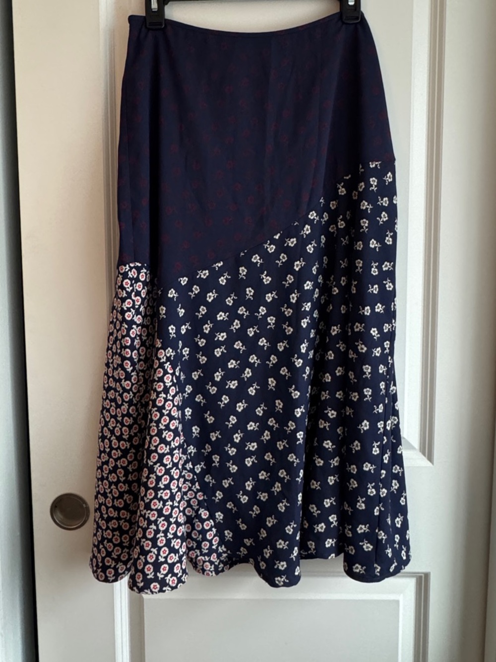 Talbots navy blue floral midi skirt, size 8 - Picture 3 of 11